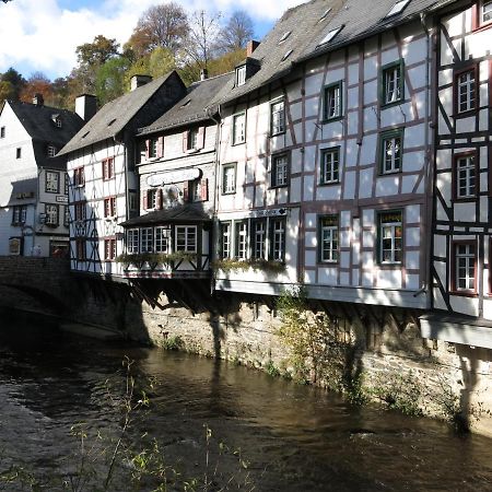 Historisches Haus Im Herzen Von Monschau Exterior photo