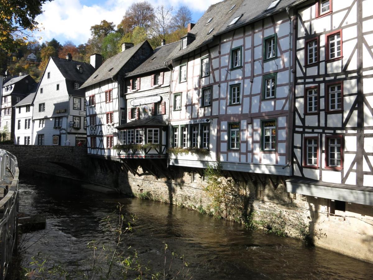 Historisches Haus Im Herzen Von Monschau Exterior photo