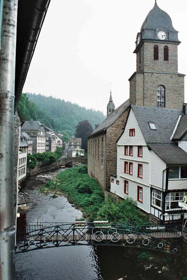 Historisches Haus Im Herzen Von Monschau Exterior photo