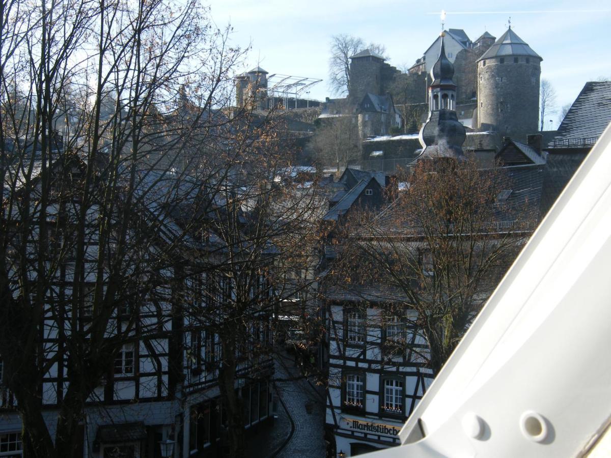 Historisches Haus Im Herzen Von Monschau Exterior photo