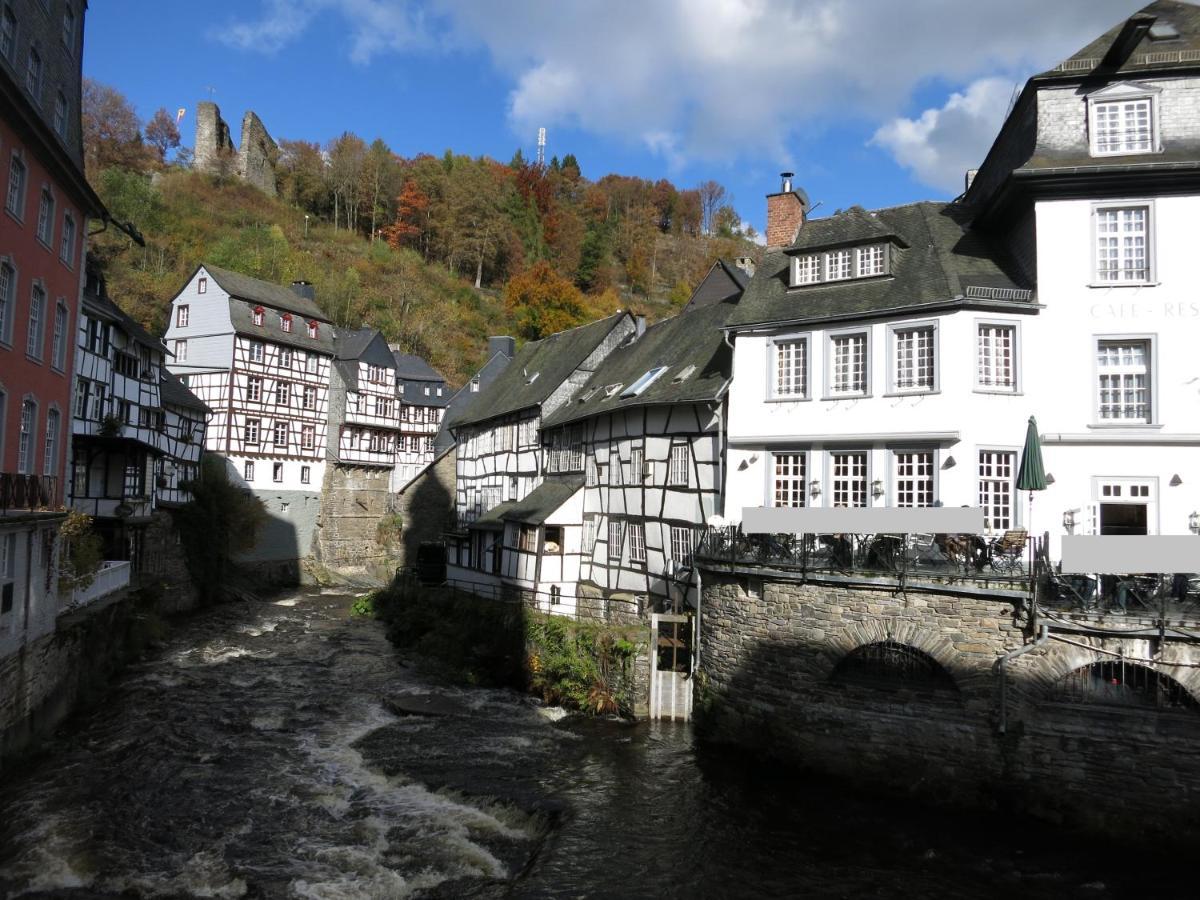 Historisches Haus Im Herzen Von Monschau Exterior photo