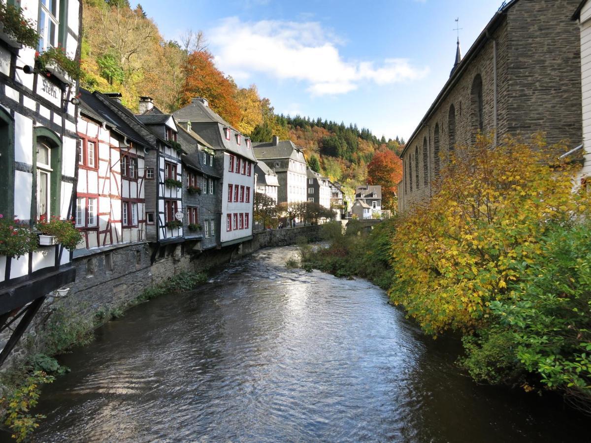 Historisches Haus Im Herzen Von Monschau Exterior photo