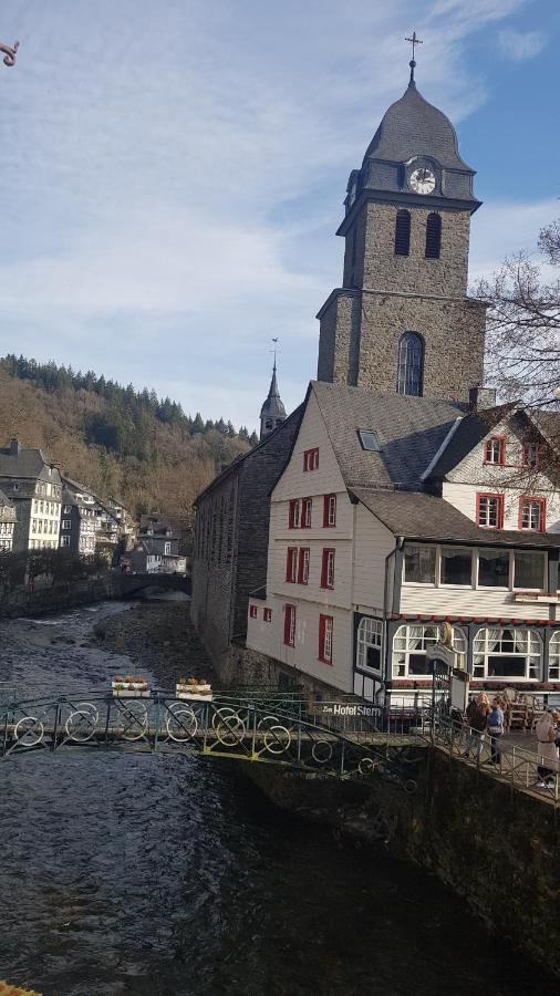 Historisches Haus Im Herzen Von Monschau Exterior photo