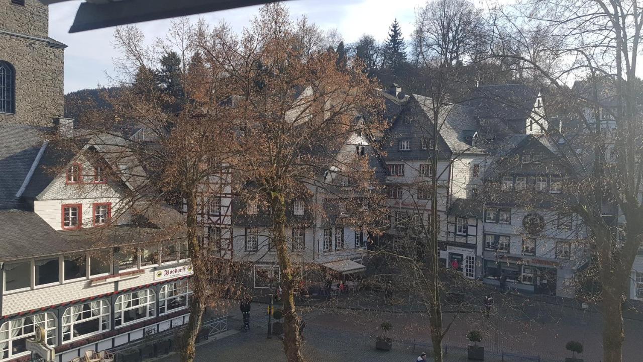 Historisches Haus Im Herzen Von Monschau Exterior photo